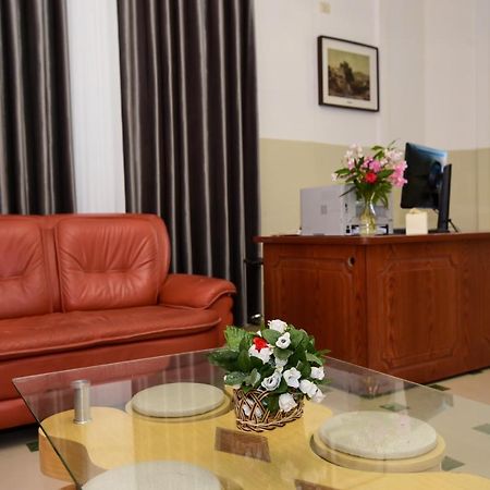 Koa Hotel Durrës Exteriör bild