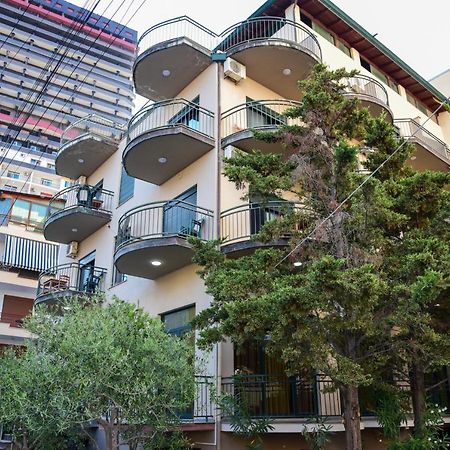 Koa Hotel Durrës Exteriör bild