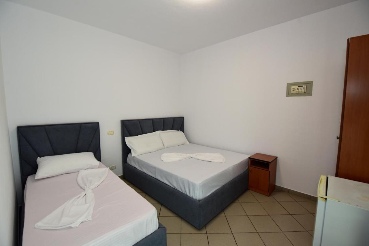 Koa Hotel Durrës Exteriör bild