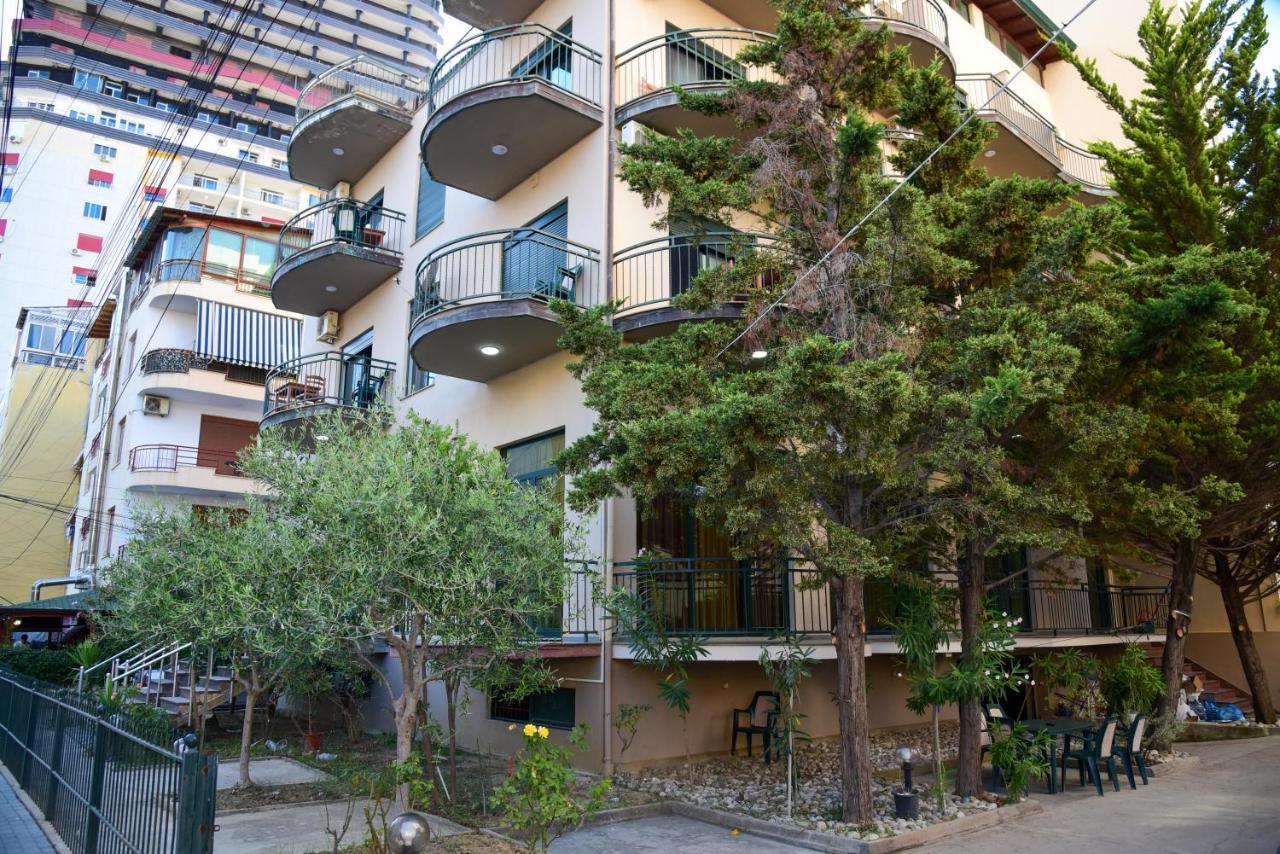 Koa Hotel Durrës Exteriör bild