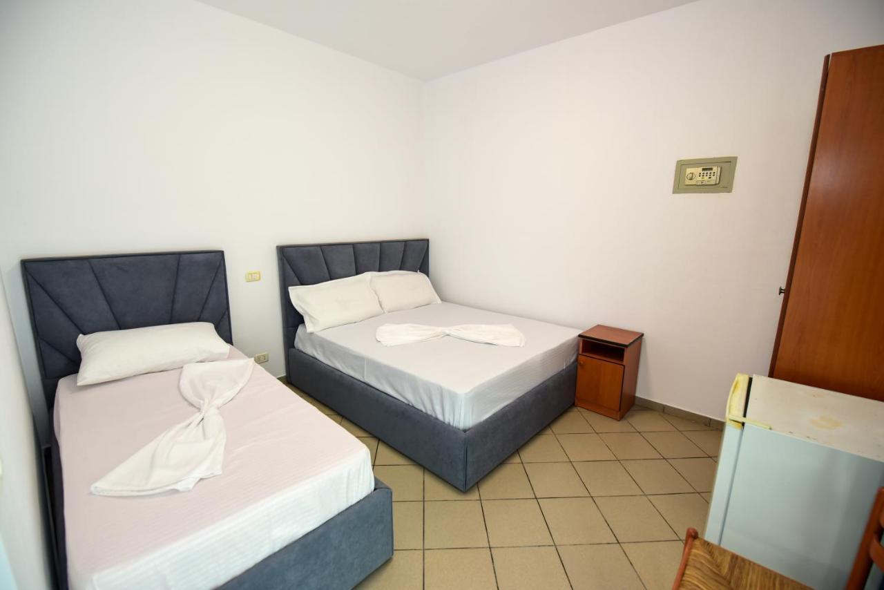 Koa Hotel Durrës Exteriör bild