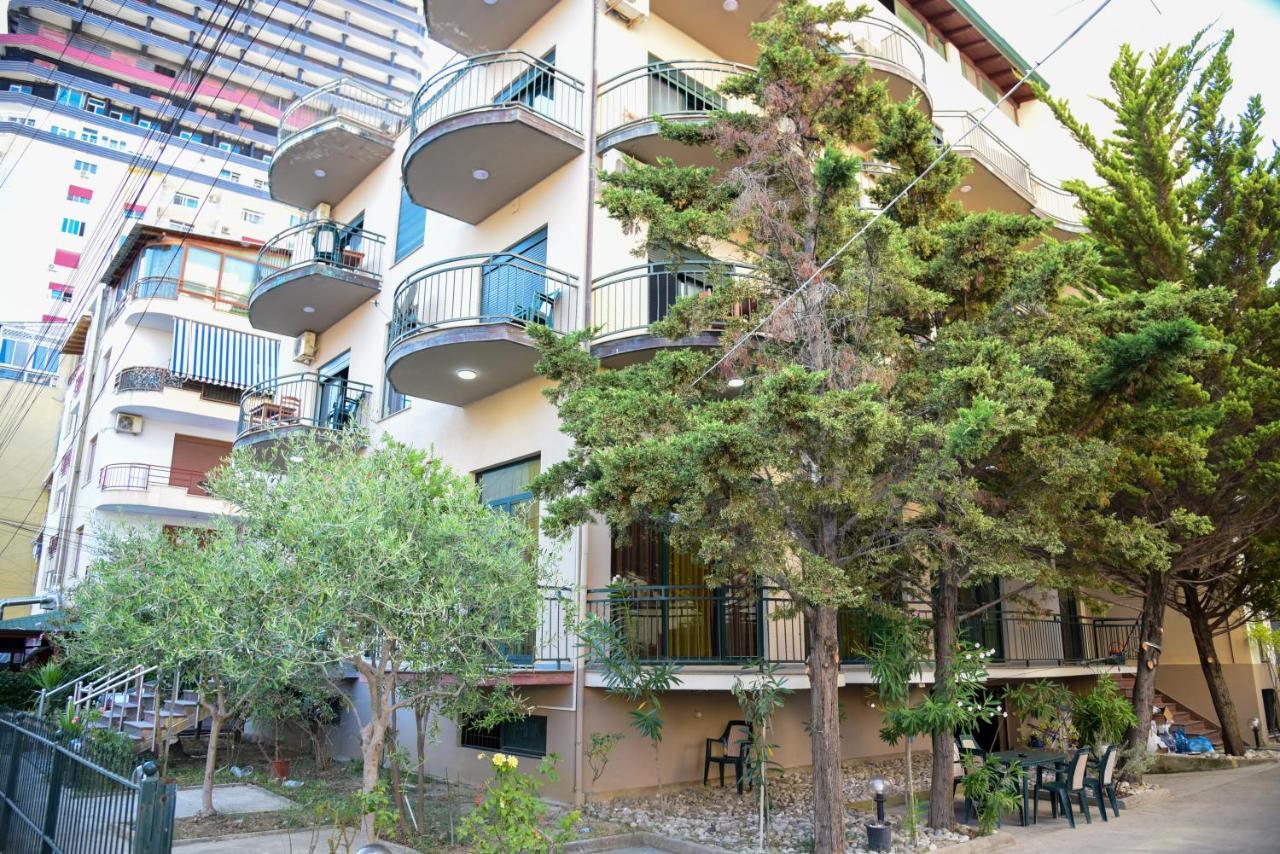 Koa Hotel Durrës Exteriör bild