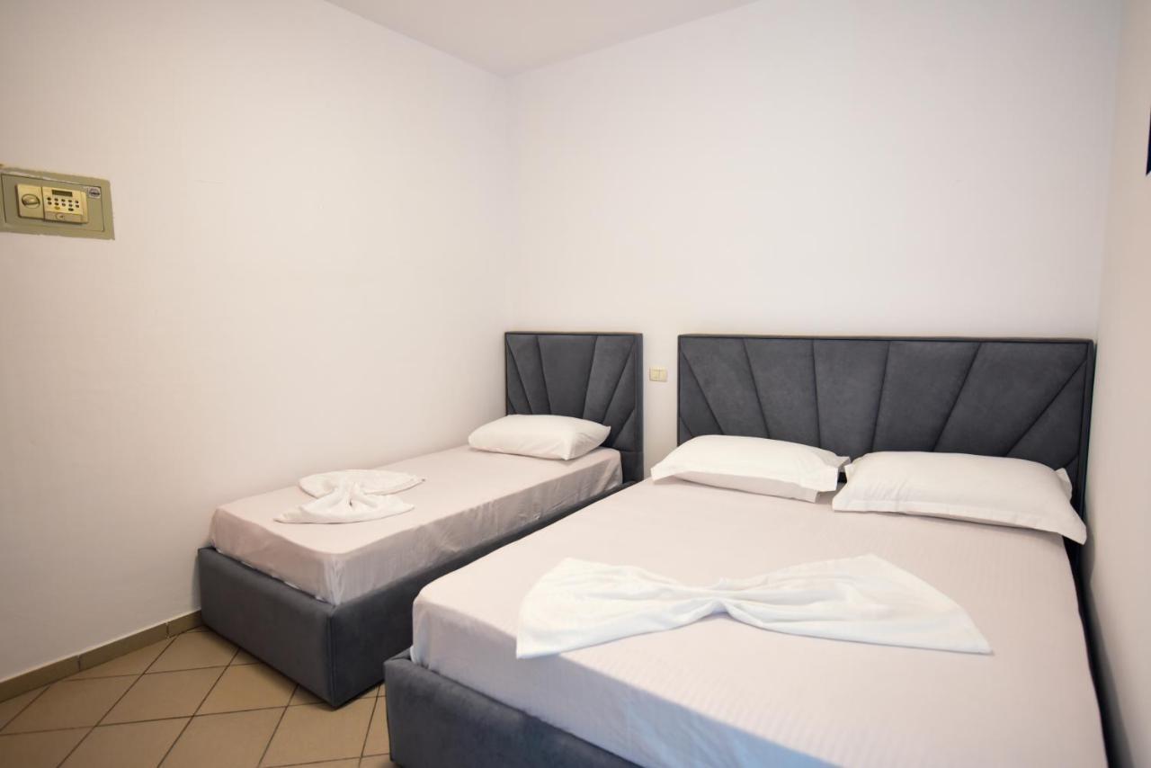 Koa Hotel Durrës Exteriör bild