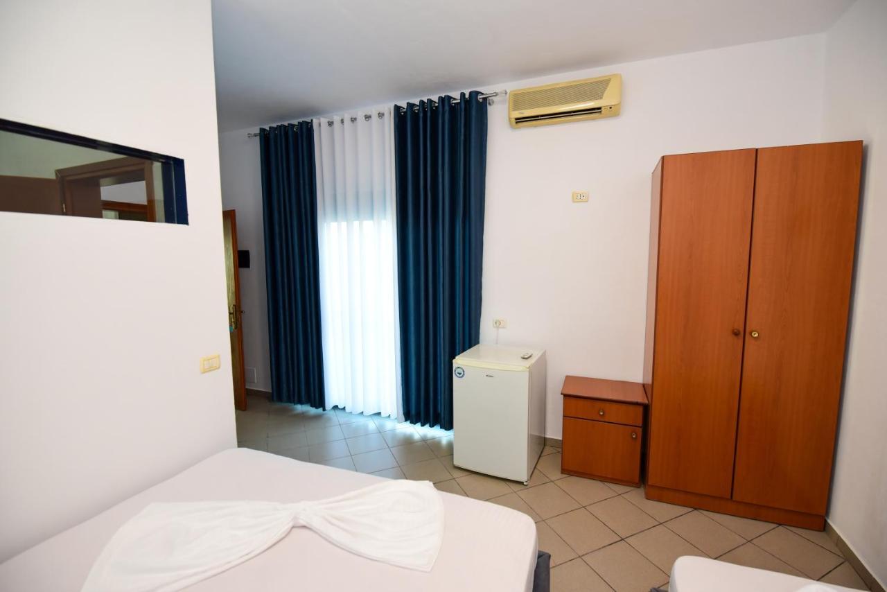 Koa Hotel Durrës Exteriör bild