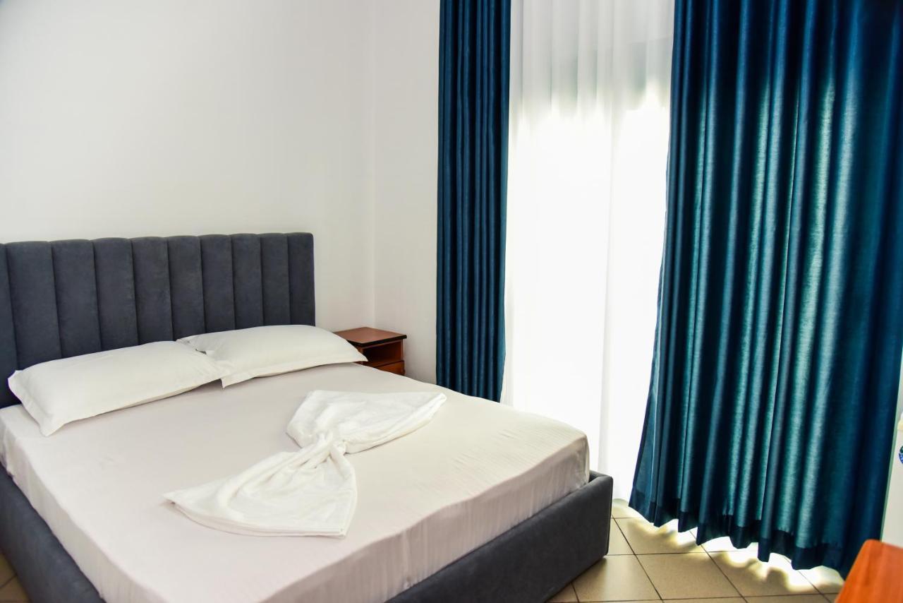 Koa Hotel Durrës Exteriör bild