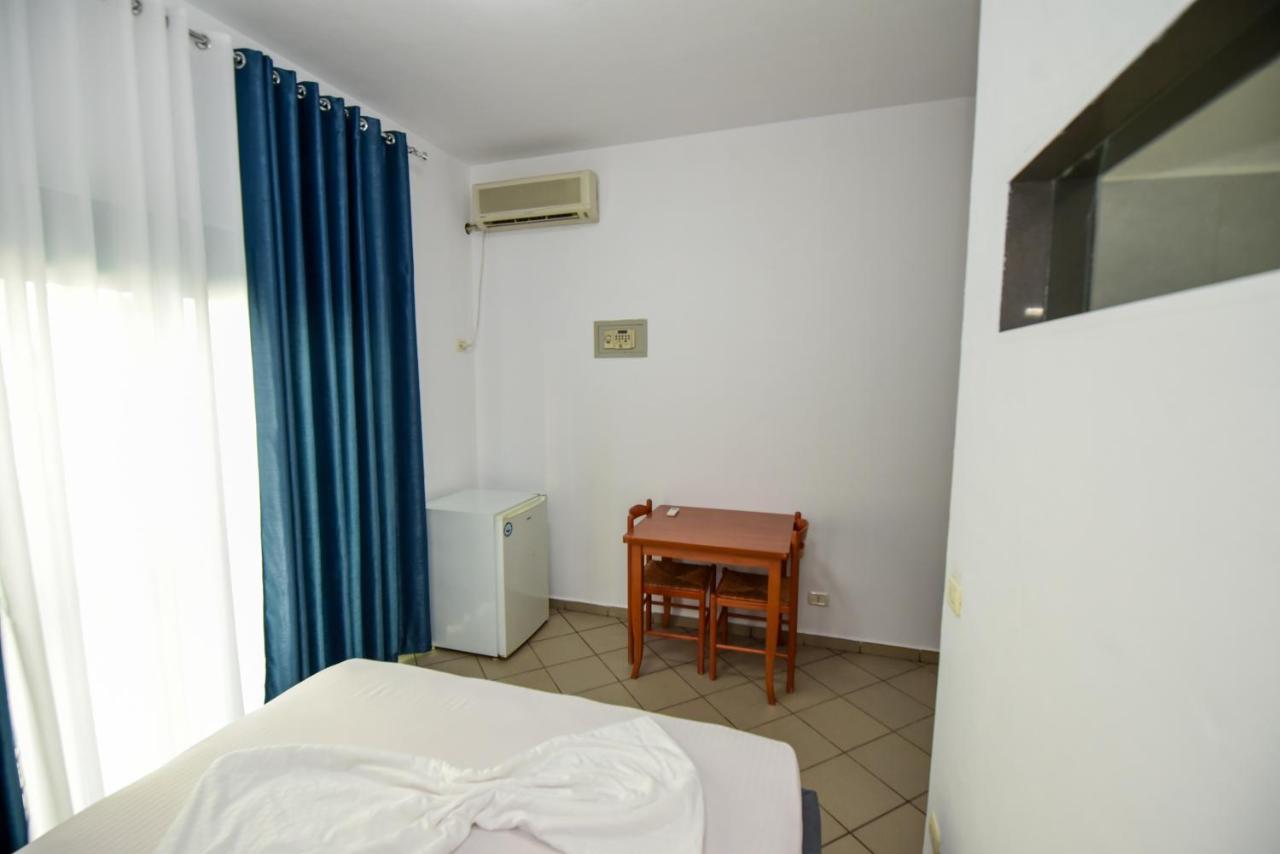 Koa Hotel Durrës Exteriör bild
